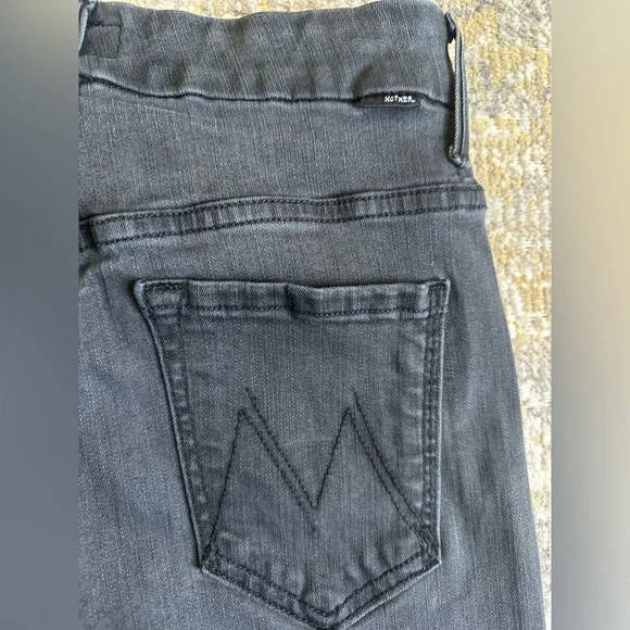 Mother High Waisted Looker Ankle Fray Black Jeans Lighting Up Lanterns Size 26 - Picture 9 of 10